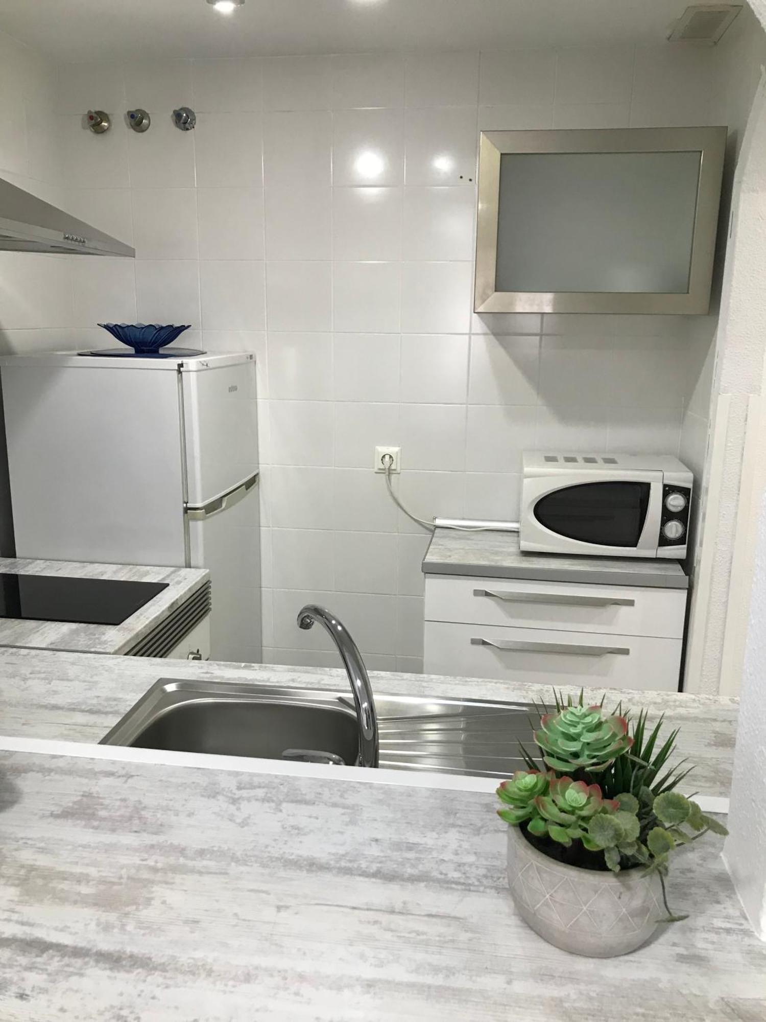 Apartamentos Laguna Beach Торокс Екстериор снимка