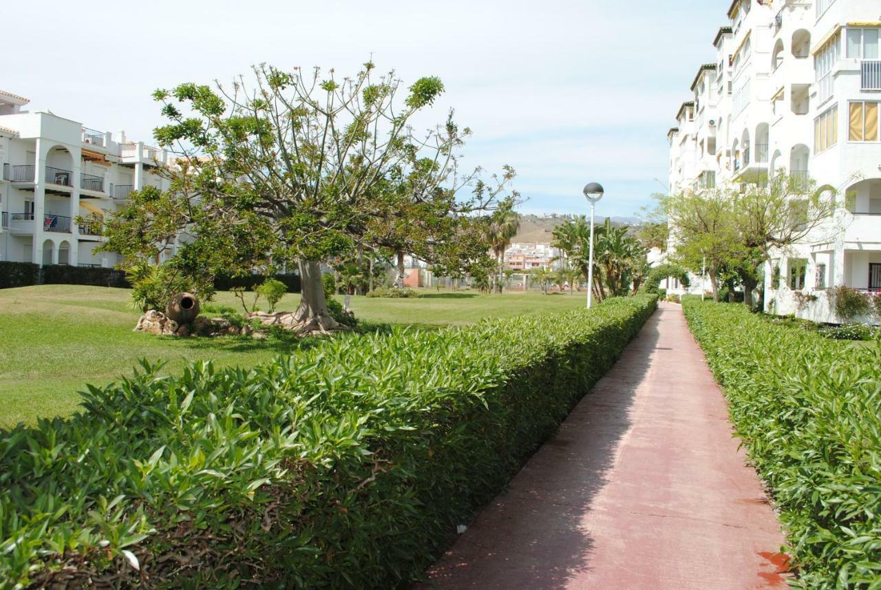 Apartamentos Laguna Beach Торокс Екстериор снимка