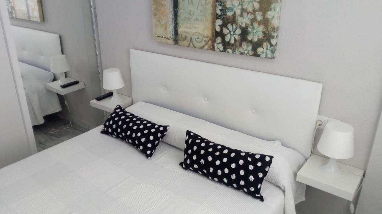 Apartamentos Laguna Beach Торокс Екстериор снимка