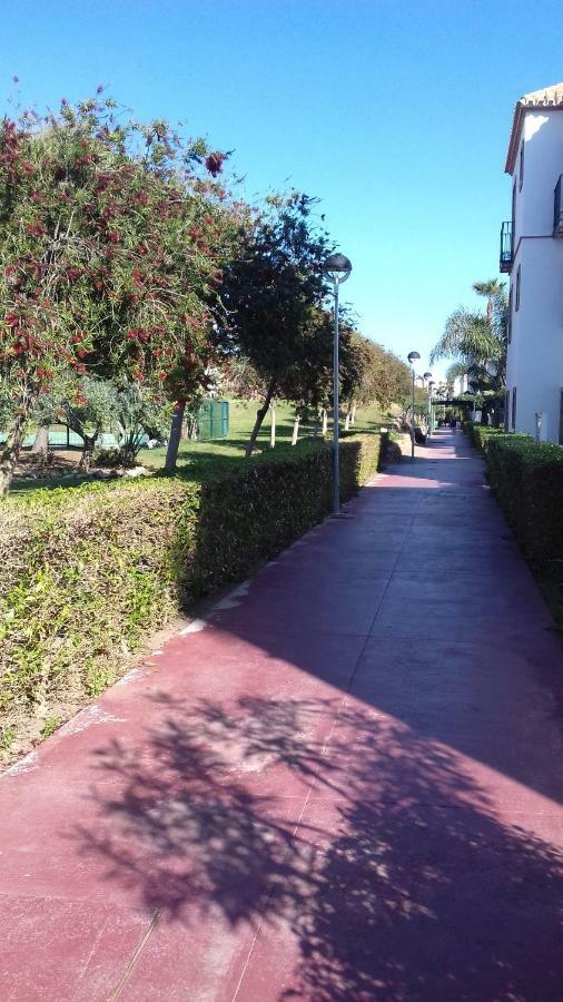 Apartamentos Laguna Beach Торокс Екстериор снимка